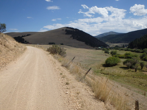 GDMBR: Marsh Creek Road is now in Ranch Country.